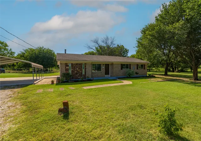 Photo 4 of Single family home for sale at 6388 Fm 2071, Gainesville, TX 76240 | MLS# 21319021 | Listing updated on 2026-08-22