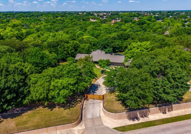 Homes for sale in De Soto, TX | 1107 N Cockrell Hill Rd, De Soto, TX 75115 | MLS# 21271208