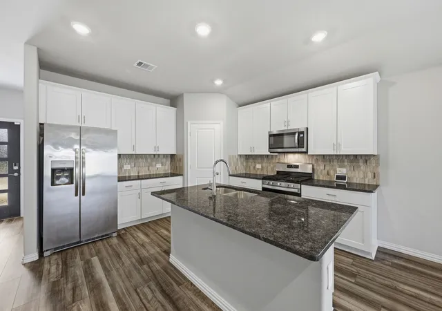 3rd image of 3020 Dixondale Dr, Fort Worth, TX 76108 | MLS# 21319916