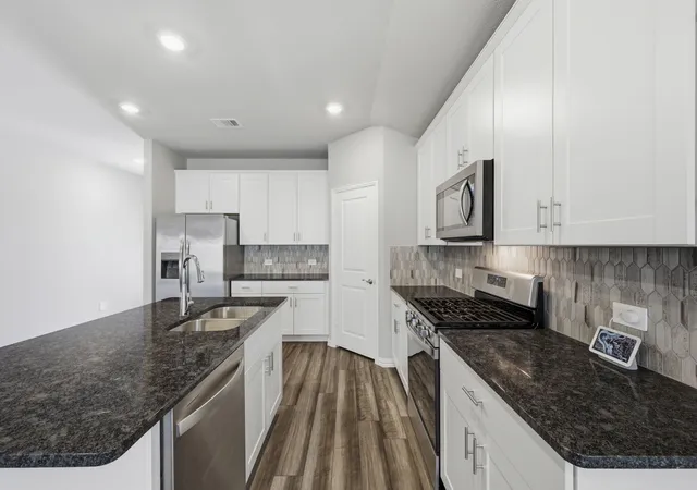 4th image of 3020 Dixondale Dr, Fort Worth, TX 76108 | MLS# 21319916