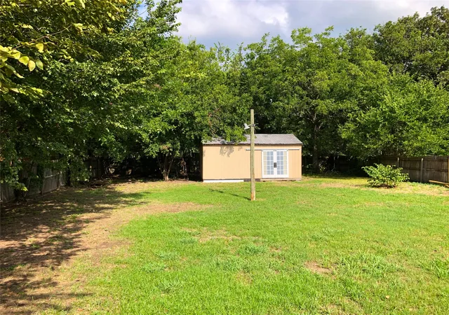 Homes for sale in Gainesville, TX | 1108 Locust St, Gainesville, TX 76240 | MLS# 21320578