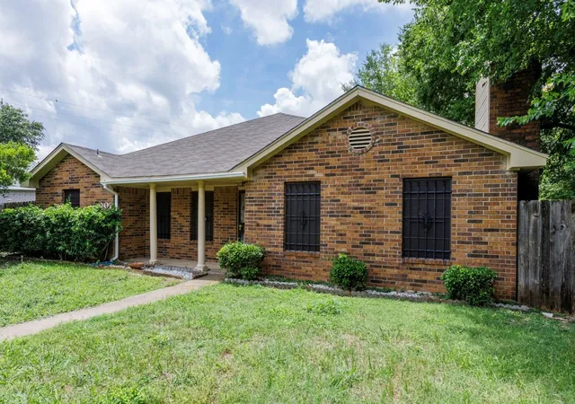 Homes for sale in Duncanville, TX | 902 Wayne Ave, Duncanville, TX 75137 | MLS# 21319807