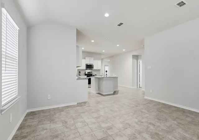 Photo 4 of Single family home for sale at 1528 Lemon Tree Ln, Fort Worth, TX 76140 | MLS# 21317129 | Listing updated on 2026-07-04