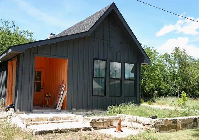 Homes for sale in Goldthwaite, TX | 801 Reynolds St, Goldthwaite, TX 76844 | MLS# 21320610