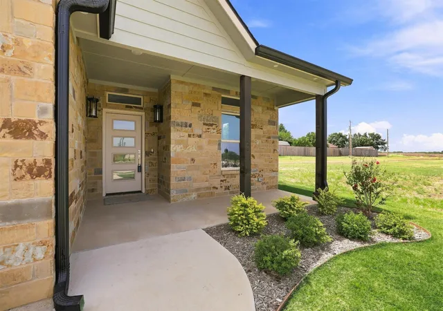 Photo 3 of Single family home for sale at 512 Bandera Dr, Howe, TX 75459 | MLS# 21320599 | Listing updated on 2026-08-22