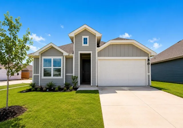 1st image of 116 Branch St, Bridgeport, TX 76426 | MLS# 21317651