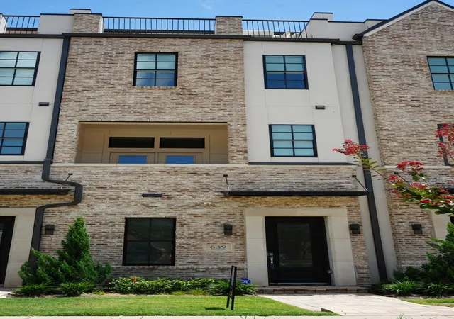 Photo 1 of Townhouse for sale at 639 Baugh Dr, Irving, TX 75039 | MLS# 21320338 | Listing updated on 2026-08-30