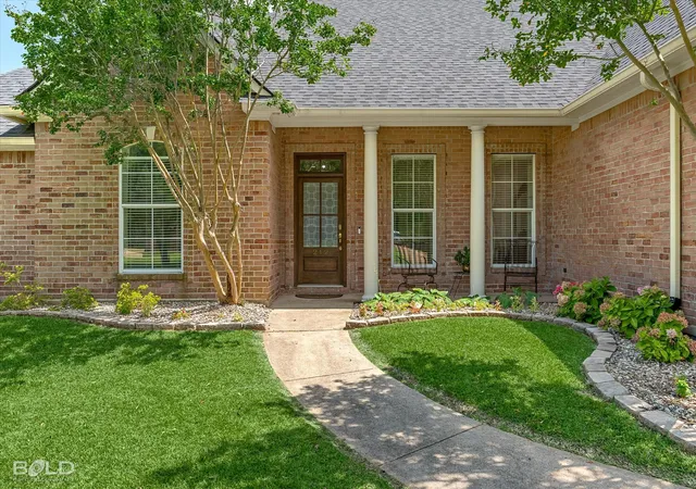 Photo 4 of Sale Pending at 212 Woodrun Pl, Bossier City, LA 71111 | MLS# 21319162 | Listing updated on 2026-07-24