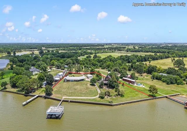 Photo 2 of Single family home for sale at 12391 Pleasure Hills Cir, Mabank, TX 75147 | MLS# 21319537 | Listing updated on 2026-07-22
