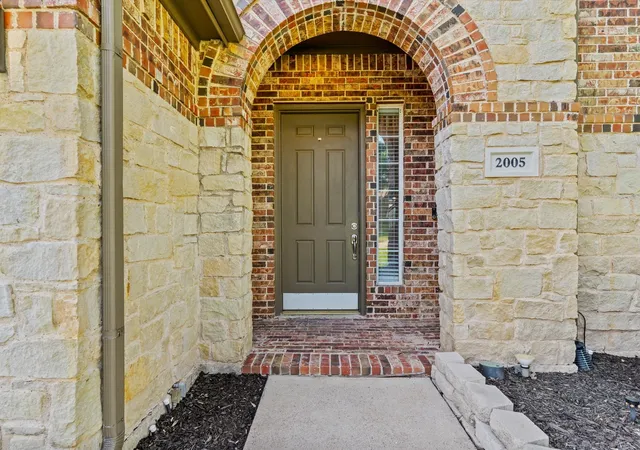 Homes for sale in Keller, TX | 2005 Old York Dr, Keller, TX 76248 | MLS# 21320562
