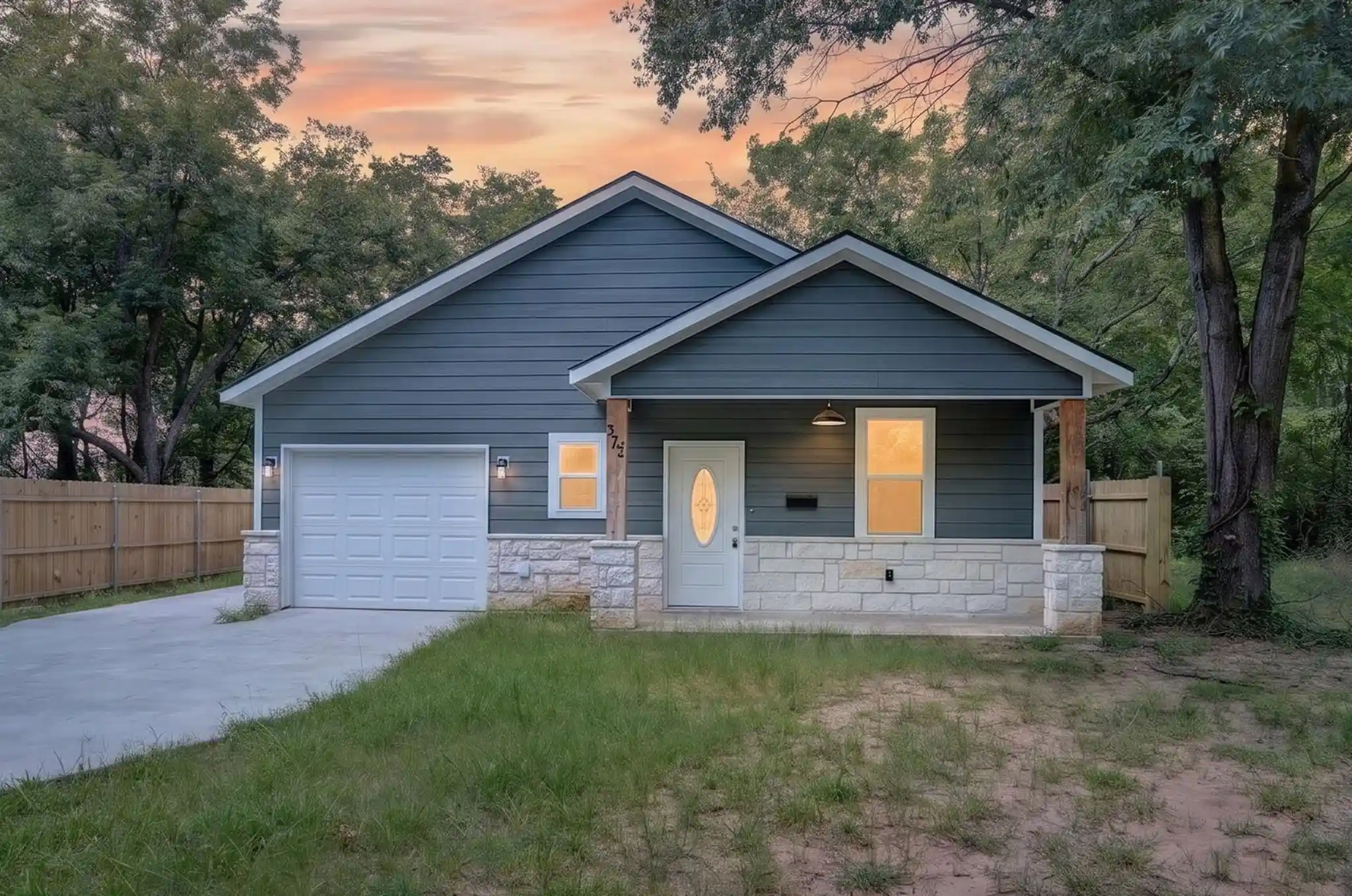 Single family home for sale at 373 5Th St Nw, Paris, TX 75460 | MLS# 21320507