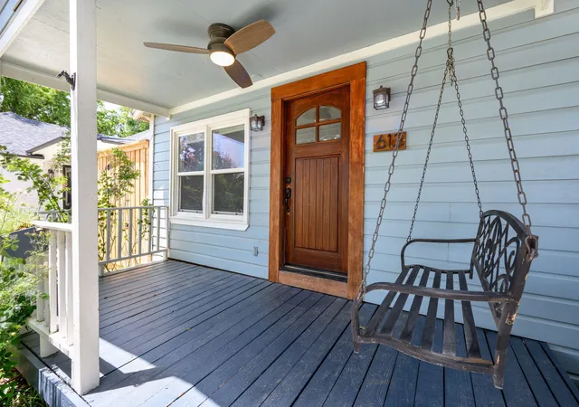 Homes for sale in Grapevine, TX | 613 E Worth St, Grapevine, TX 76051 | MLS# 21320492