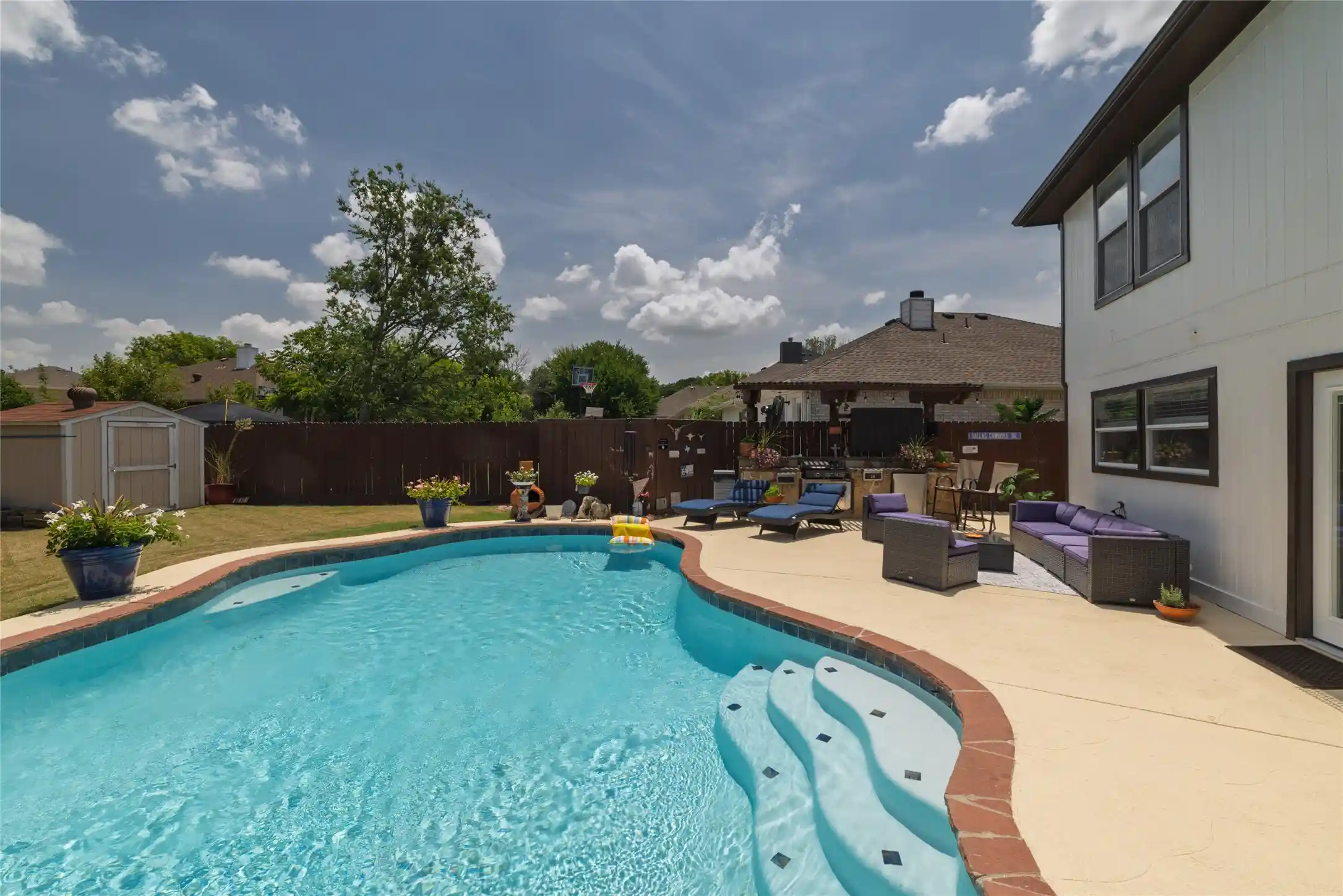 Photo 1 of Single family home for sale at 5916 Wisdom Creek Dr, Dallas, TX 75249 | MLS# 21318552 | Listing updated on 2026-10-15