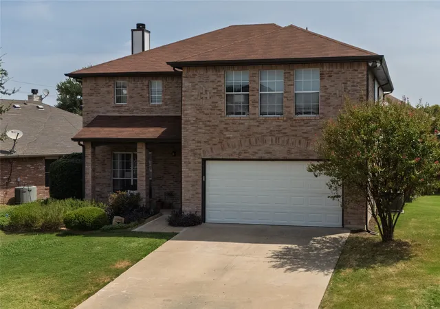 Photo 3 of Single family home for sale at 5916 Wisdom Creek Dr, Dallas, TX 75249 | MLS# 21318552 | Listing updated on 2026-10-04