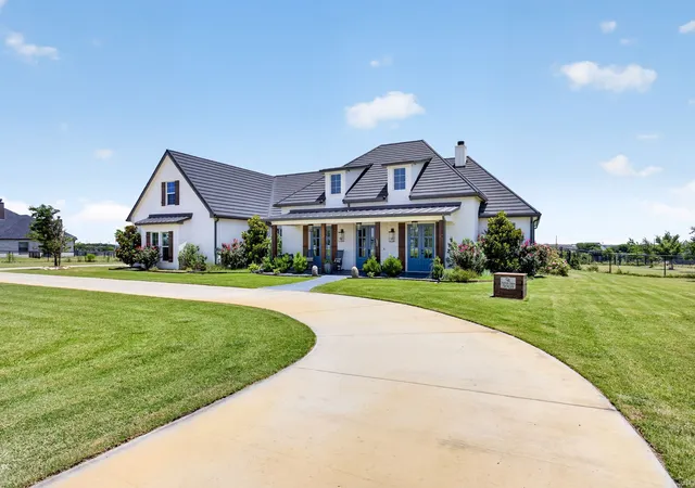 Photo 3 of Single family home for sale at 3008 Perkins Ln, Weatherford, TX 76088 | MLS# 21320691 | Listing updated on 2026-09-29