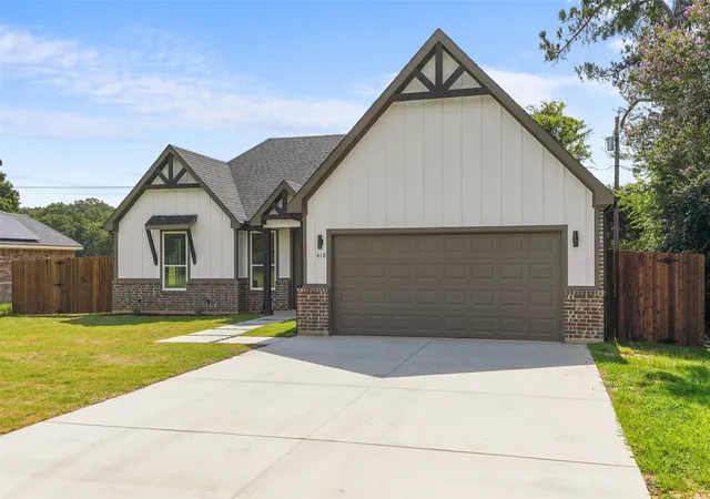 Photo 2 of Single family home for sale at 418 Starboard Dr, Gun Barrel City, TX 75156 | MLS# 21320493 | Listing updated on 2026-07-24