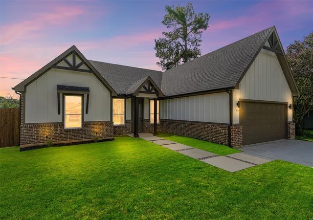 Photo 3 of Single family home for sale at 418 Starboard Dr, Gun Barrel City, TX 75156 | MLS# 21320493 | Listing updated on 2026-07-24
