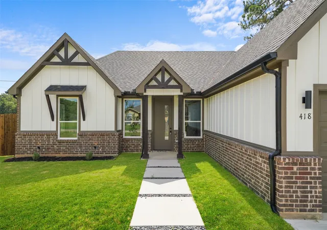 Photo 4 of Single family home for sale at 418 Starboard Dr, Gun Barrel City, TX 75156 | MLS# 21320493 | Listing updated on 2026-09-27