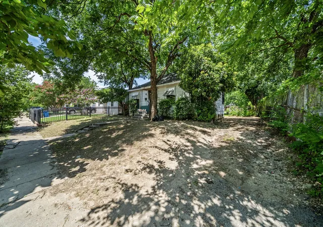 Homes for sale in Dallas, TX | 2942 Maryland Ave, Dallas, TX 75216 | MLS# 21319559