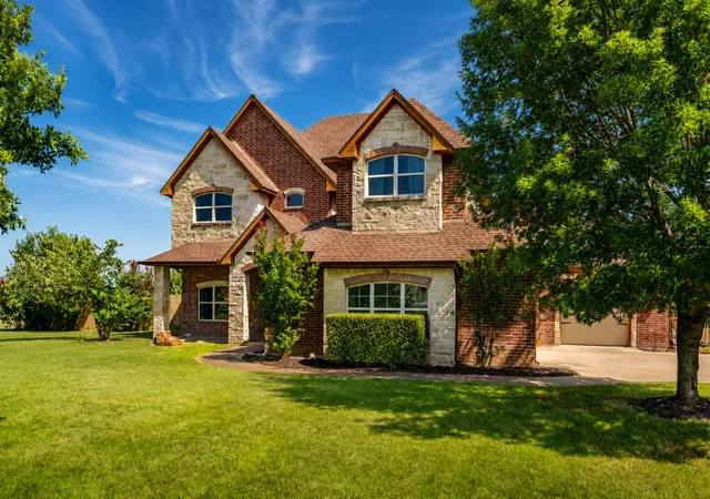 Photo 2 of Single family home for sale at 407 Valley View Ct, Rio Vista, TX 76093 | MLS# 21320727 | Listing updated on 2026-08-20