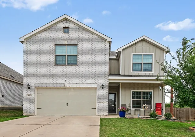 Photo 2 of Single family home for sale at 304 Lowery Oaks Trl, Fort Worth, TX 76120 | MLS# 21298508 | Listing updated on 2026-07-20