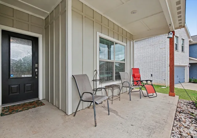 Photo 4 of Single family home for sale at 304 Lowery Oaks Trl, Fort Worth, TX 76120 | MLS# 21298508 | Listing updated on 2026-07-20