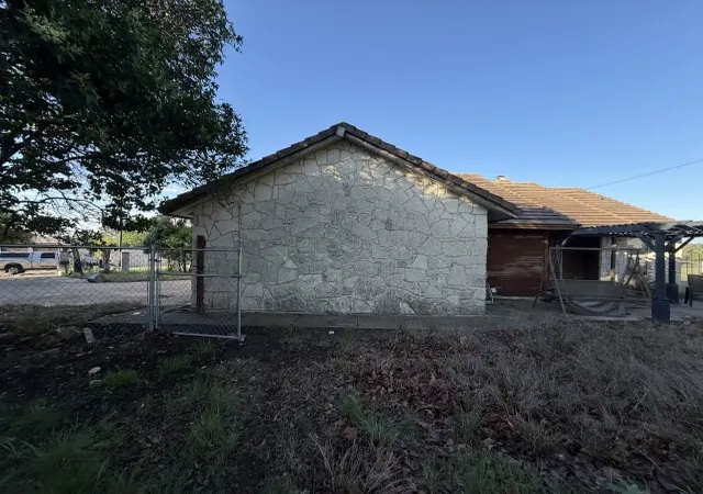 Photo 3 of Single family home for sale at 1125 Lakeshore Dr, Canyon Lake, TX 78133 | MLS# 21320728 | Listing updated on 2026-07-03