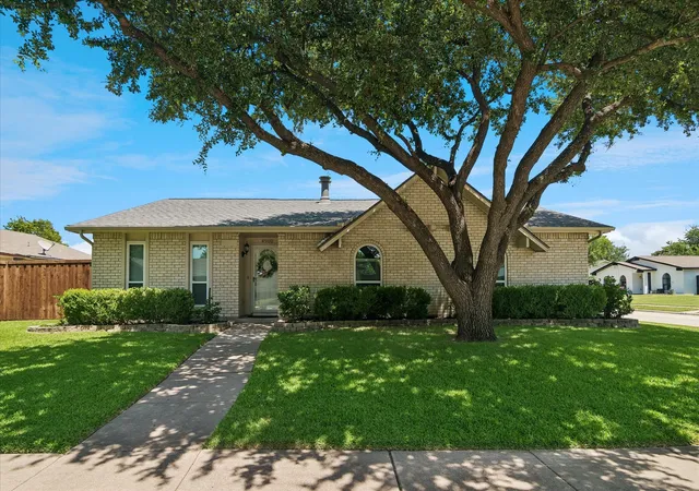 Homes for sale in The Colony, TX | 4900 Avery Cir, The Colony, TX 75056 | MLS# 21315875