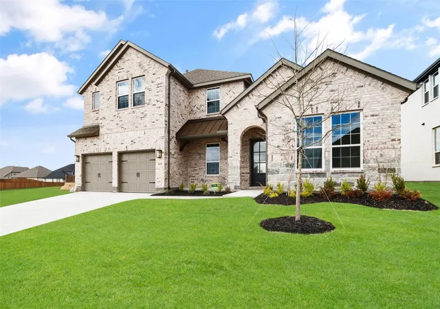 Photo 1 of Single family home for sale at 925 Cedar St, Lavon, TX 75166 | MLS# 21320745 | Listing updated on 2026-07-10