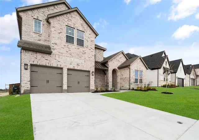 Photo 2 of Single family home for sale at 925 Cedar St, Lavon, TX 75166 | MLS# 21320745 | Listing updated on 2026-07-10