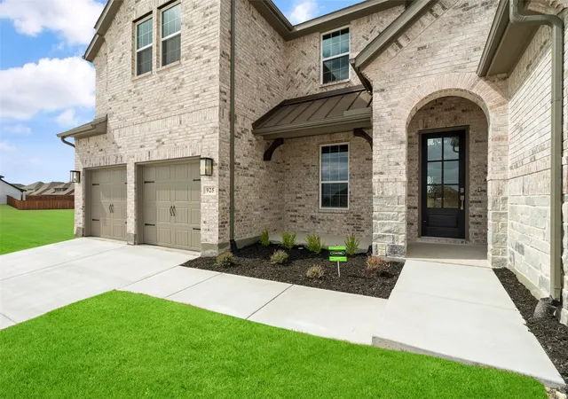 Photo 3 of Single family home for sale at 925 Cedar St, Lavon, TX 75166 | MLS# 21320745 | Listing updated on 2026-07-10
