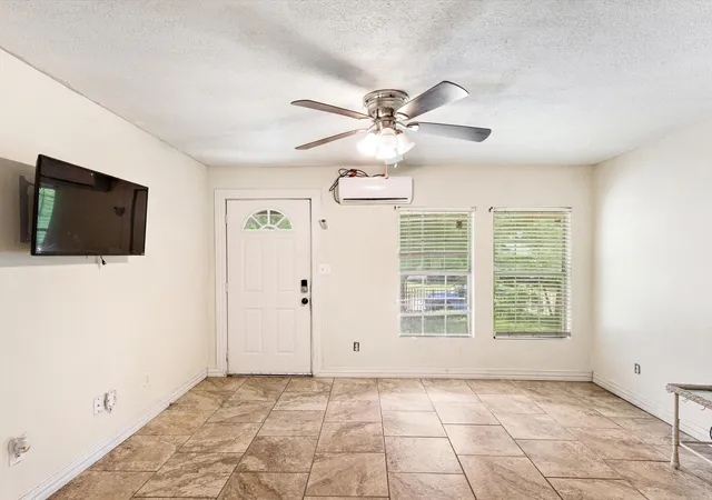 Photo 4 of Single family home for sale at 3778 Donalee St, Fort Worth, TX 76119 | MLS# 21320307 | Listing updated on 2026-08-31