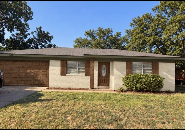 Photo 3 of Single family home for sale at 107 Se Harris St, Burleson, TX 76028 | MLS# 21320744 | Listing updated on 2026-10-04