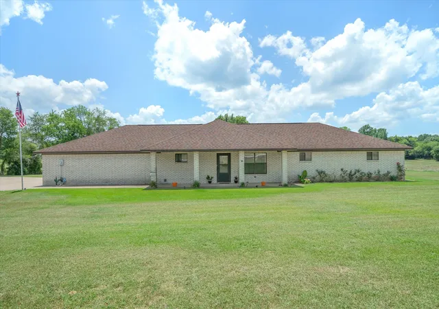 Homes for sale in Tyler, TX | 10929 County Road 41, Tyler, TX 75706 | MLS# 21319181