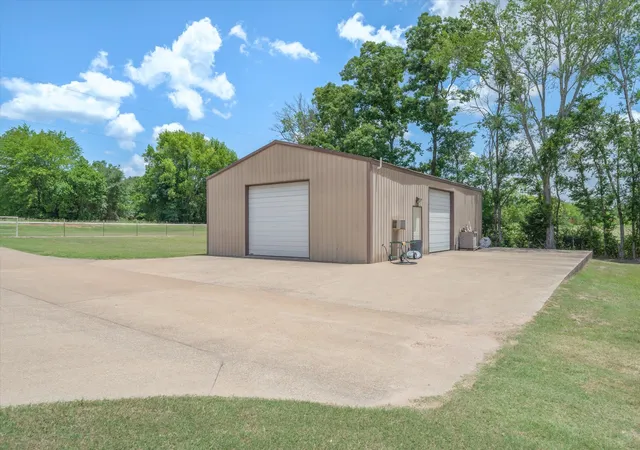 Homes for sale in Tyler, TX | 10929 County Road 41, Tyler, TX 75706 | MLS# 21319181