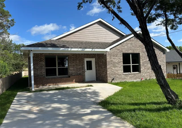 Photo 1 of Single family home for sale at 3600 Hilltop Rd, Granbury, TX 76048 | MLS# 21315700 | Listing updated on 2026-08-18