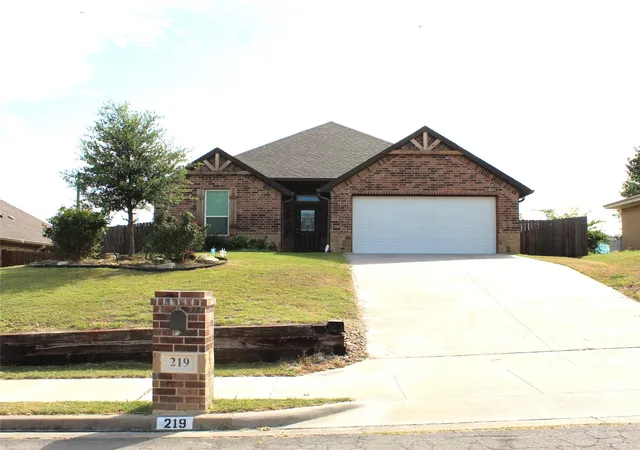 Photo 1 of Single family home for sale at 219 Prairie Wind Blvd, Stephenville, TX 76401 | MLS# 21319570 | Listing updated on 2026-07-03