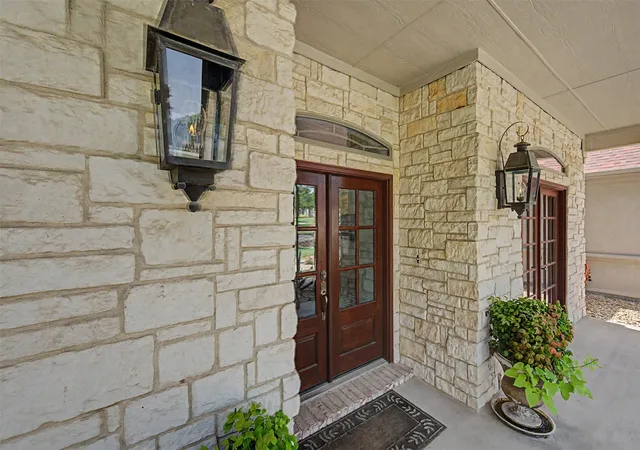 Photo 3 of Single family home for sale at 1529 Cypress Bend Dr, Cedar Hill, TX 75104 | MLS# 21317554 | Listing updated on 2026-10-05