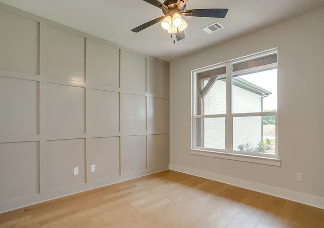 Photo 4 of Single family home for sale at 1011 Bartlett Peak Dr, Waxahachie, TX 75167 | MLS# 21320718 | Listing updated on 2026-07-24