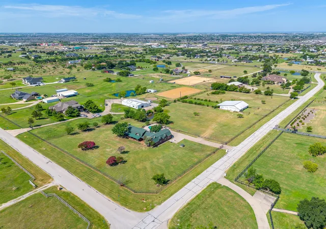Photo 4 of Single family home for sale at 2200 White Ln, Haslet, TX 76052 | MLS# 21313209 | Listing updated on 2026-08-27