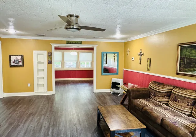 Photo 4 of Sale Pending at 1007 N Johnson St, Mineola, TX 75773 | MLS# 21320317 | Listing updated on 2026-09-24