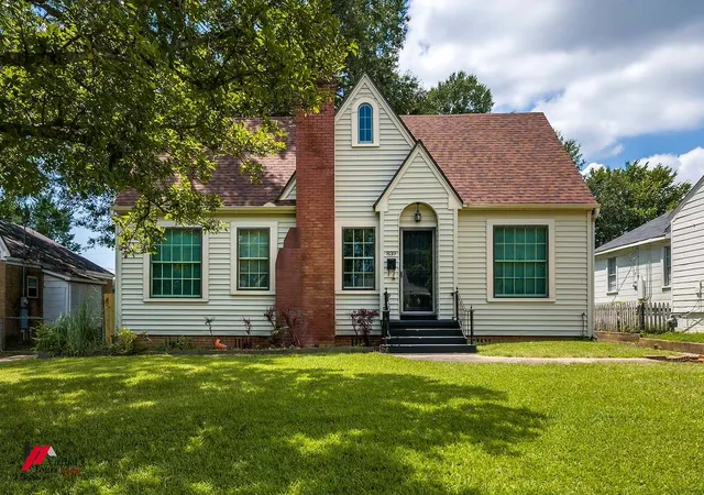 1st image of 839 Columbia St, Shreveport, LA 71104 | MLS# 21320812