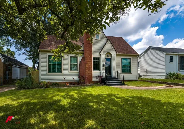 3rd image of 839 Columbia St, Shreveport, LA 71104 | MLS# 21320812