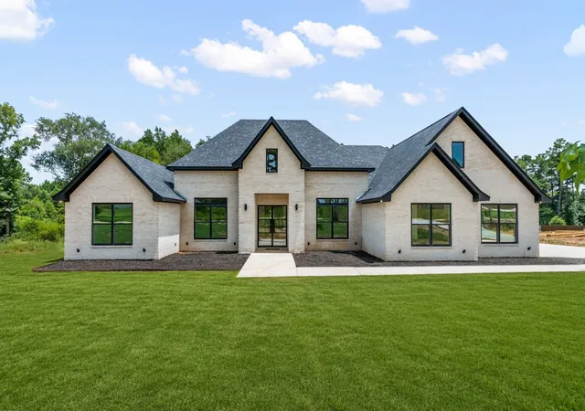 Single family home for sale at 115 Cottonwood Cir, Hallsville, TX 75605 | MLS# 21320440
