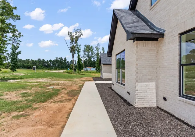 Photo 4 of Single family home for sale at 115 Cottonwood Cir, Hallsville, TX 75605 | MLS# 21320440 | Listing updated on 2026-09-20