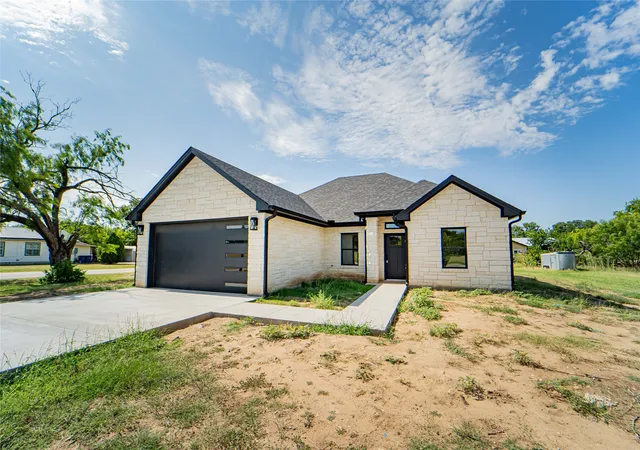 Homes for sale in Breckenridge, TX | 614 W Wheeler St, Breckenridge, TX 76424 | MLS# 21317340