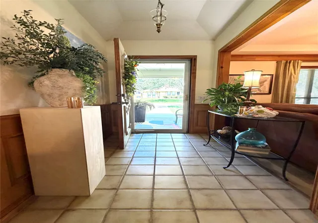 Photo 2 of Sale Pending at 1330 36th St Ne, Paris, TX 75462 | MLS# 21320825 | Listing updated on 2026-07-28