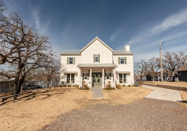Homes for sale in Nocona, TX | 1061 Tradewinds Rd, Nocona, TX 76255 | MLS# 21320801