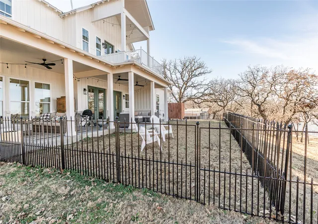 Homes for sale in Nocona, TX | 1061 Tradewinds Rd, Nocona, TX 76255 | MLS# 21320801