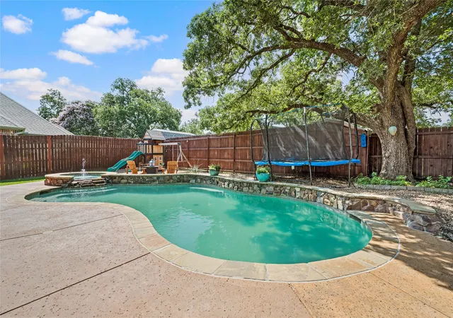 Homes for sale in North Richland Hills, TX | 8012 Odell St, North Richland Hills, TX 76182 | MLS# 21320751